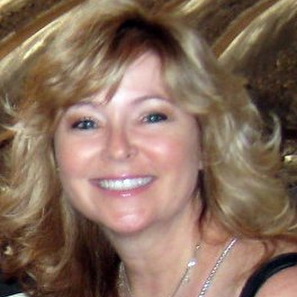 Meet your Posher, Monica